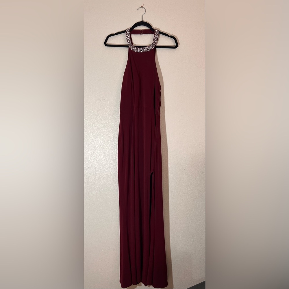 City Triangles Maroon Formal Gown w/ Beaded Neckline – Size 15